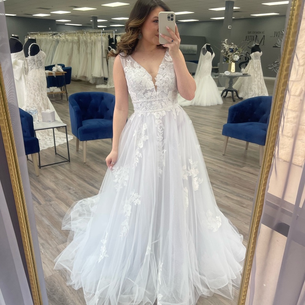 Nora Spencer Signature Lace Appliqué V-Neck A-Line Tulle Wedding Dress